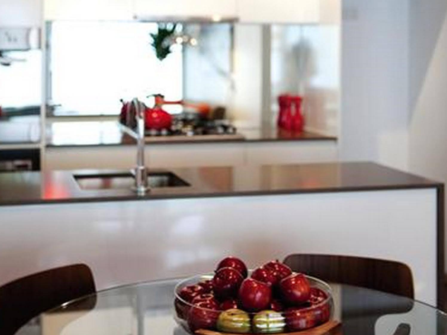 Rnr Serviced Apartments North Melbourne Exterior foto